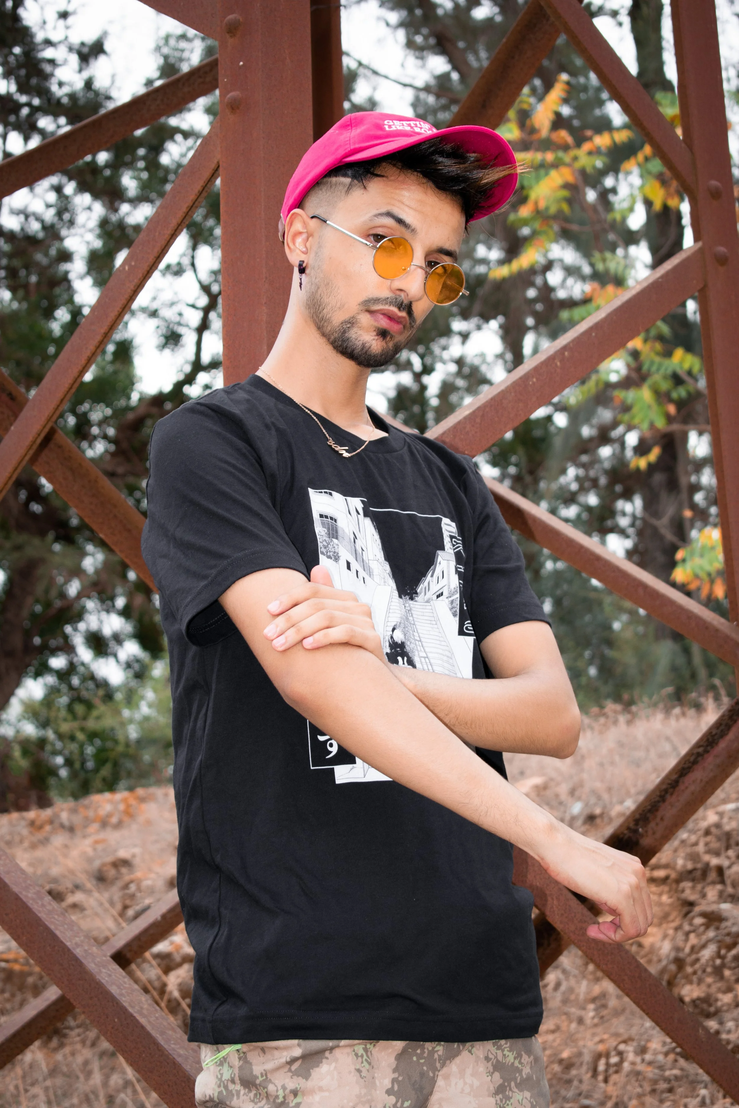 Saif Regaig model v shades sunglasses round lennon crush 6.JPG