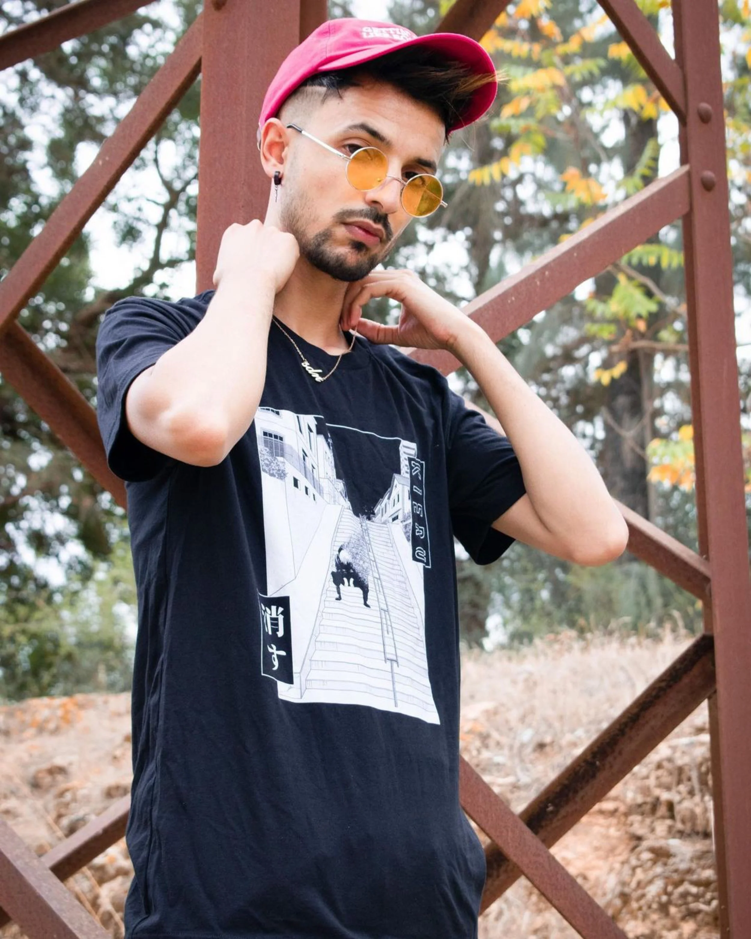 Saif Regaig model v shades sunglasses round lennon crush.JPG