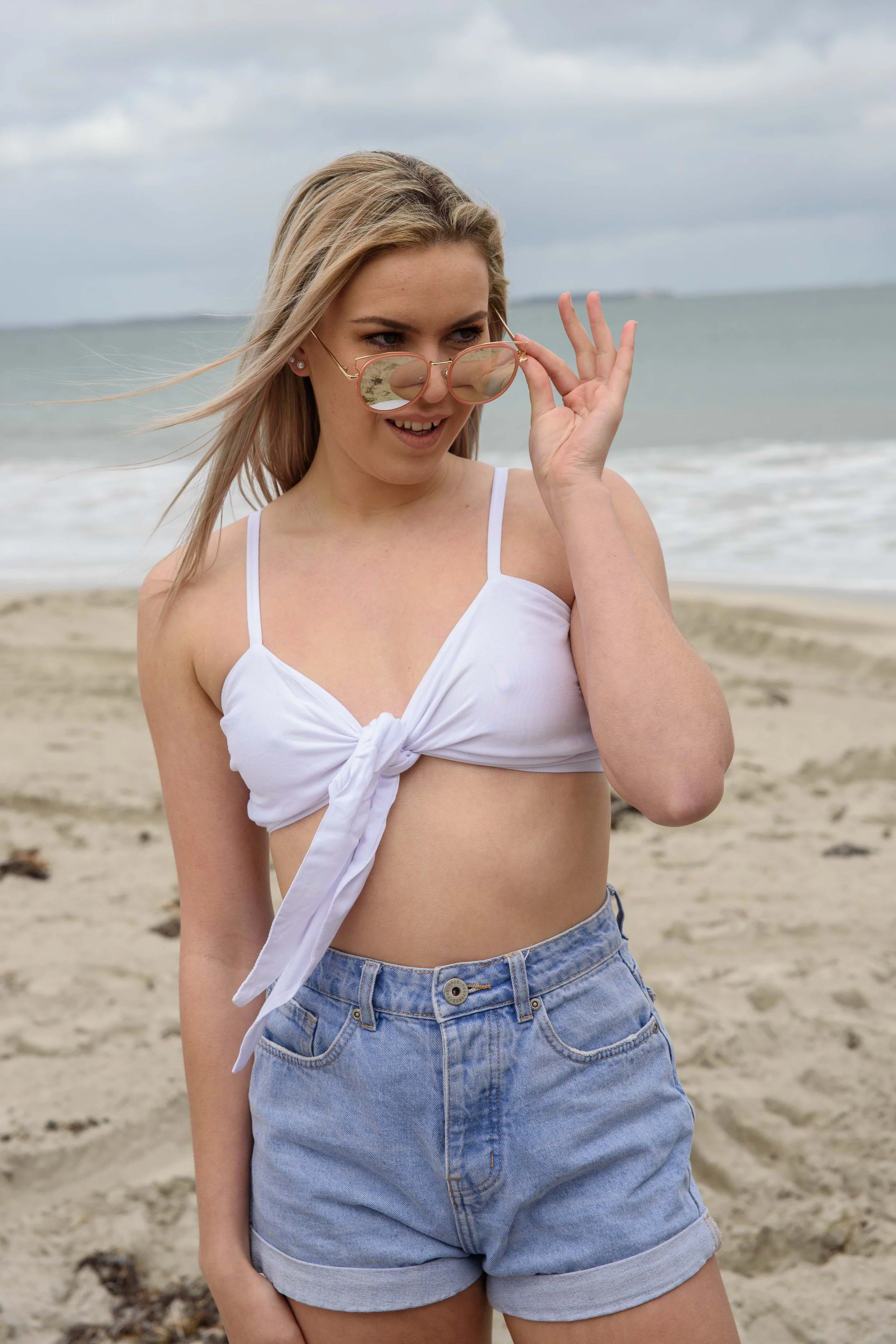 Courtney Seale Australian Fashion Model Instagram Influencer Tik Tok Celebrity V Shades Premium Luxury Sunglasses VS Brands Digital Media Holding Company Vibrand Rose Gold Reflective Cat Eye 2.jpg