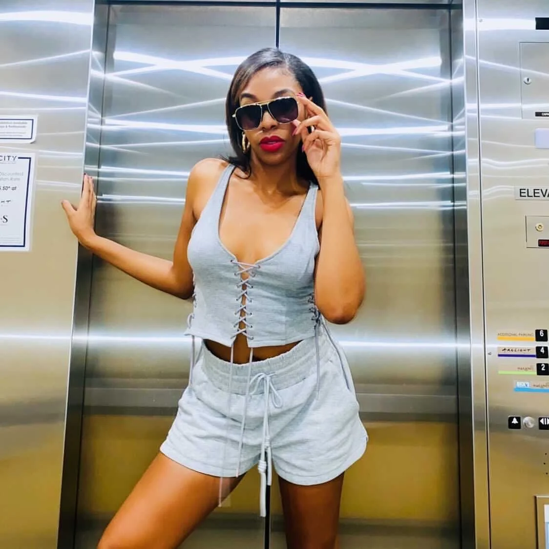 Monica Fitzpatrick Fashion Model V Shades Sunglasses Signature 01 aviator 6.JPG