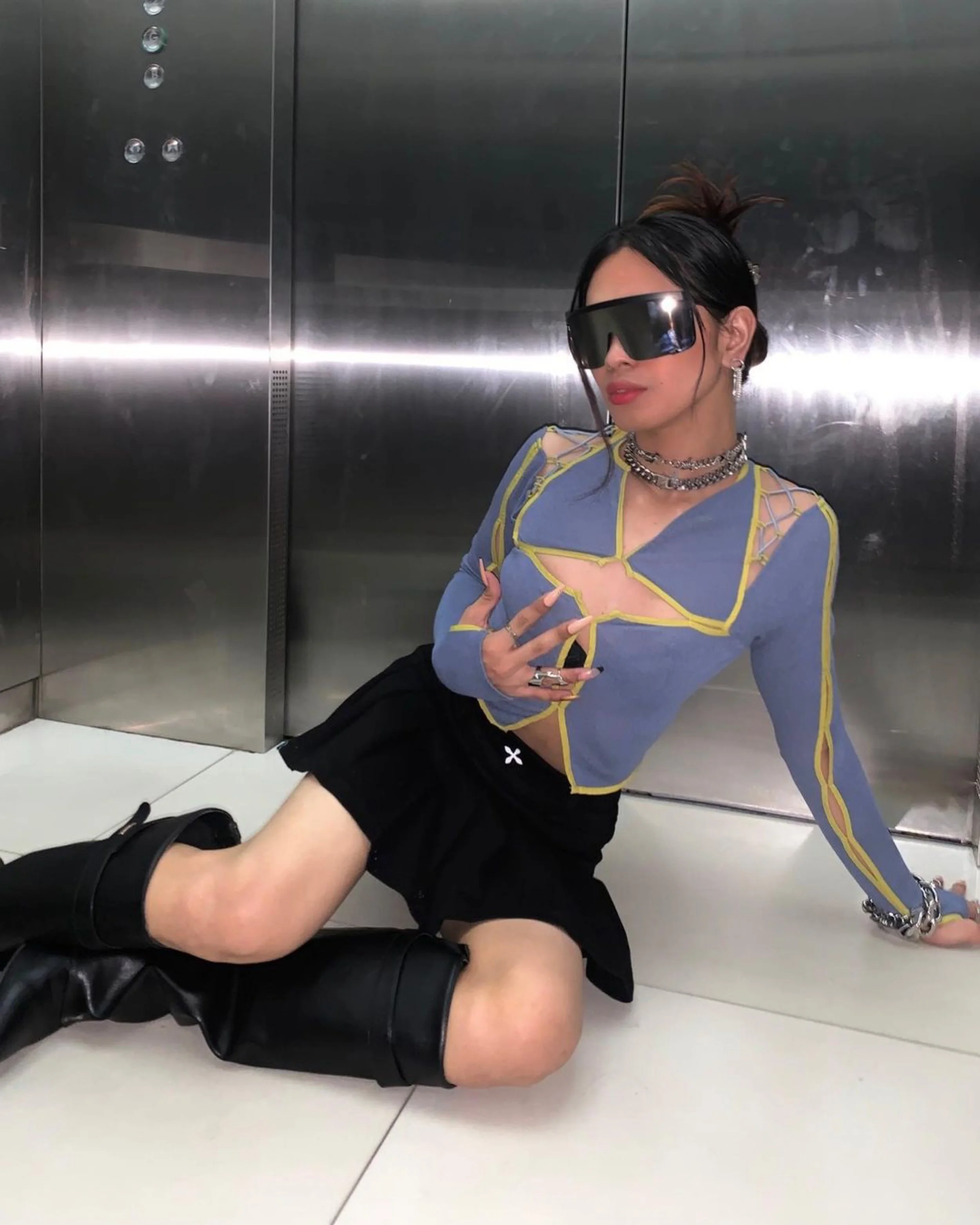 Zandy Zambrano Fashion Model V Shades Sunglasses Boss Monolens 4.JPG