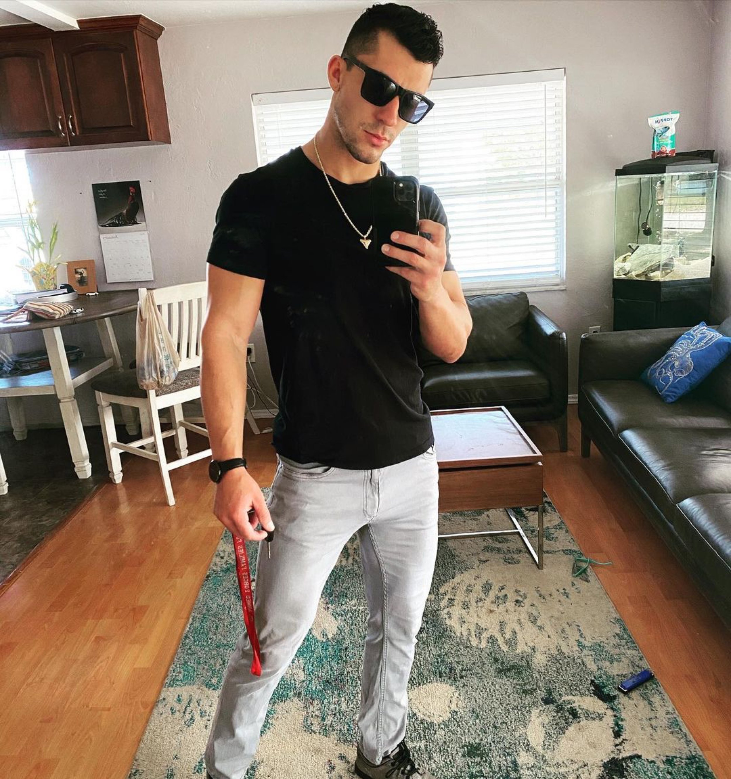 Taylor Davis Fashion Model V Shades Sunglasses Love Wayfarers 2.JPG