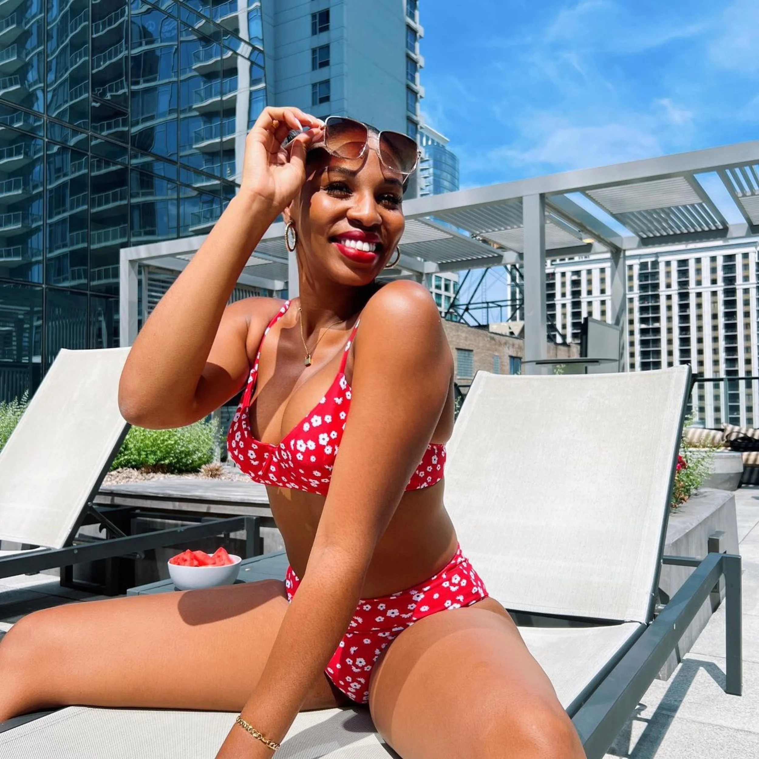 Monica Fitzpatrick Fashion Model V Shades Sunglasses Pretty Fashion 4.JPG