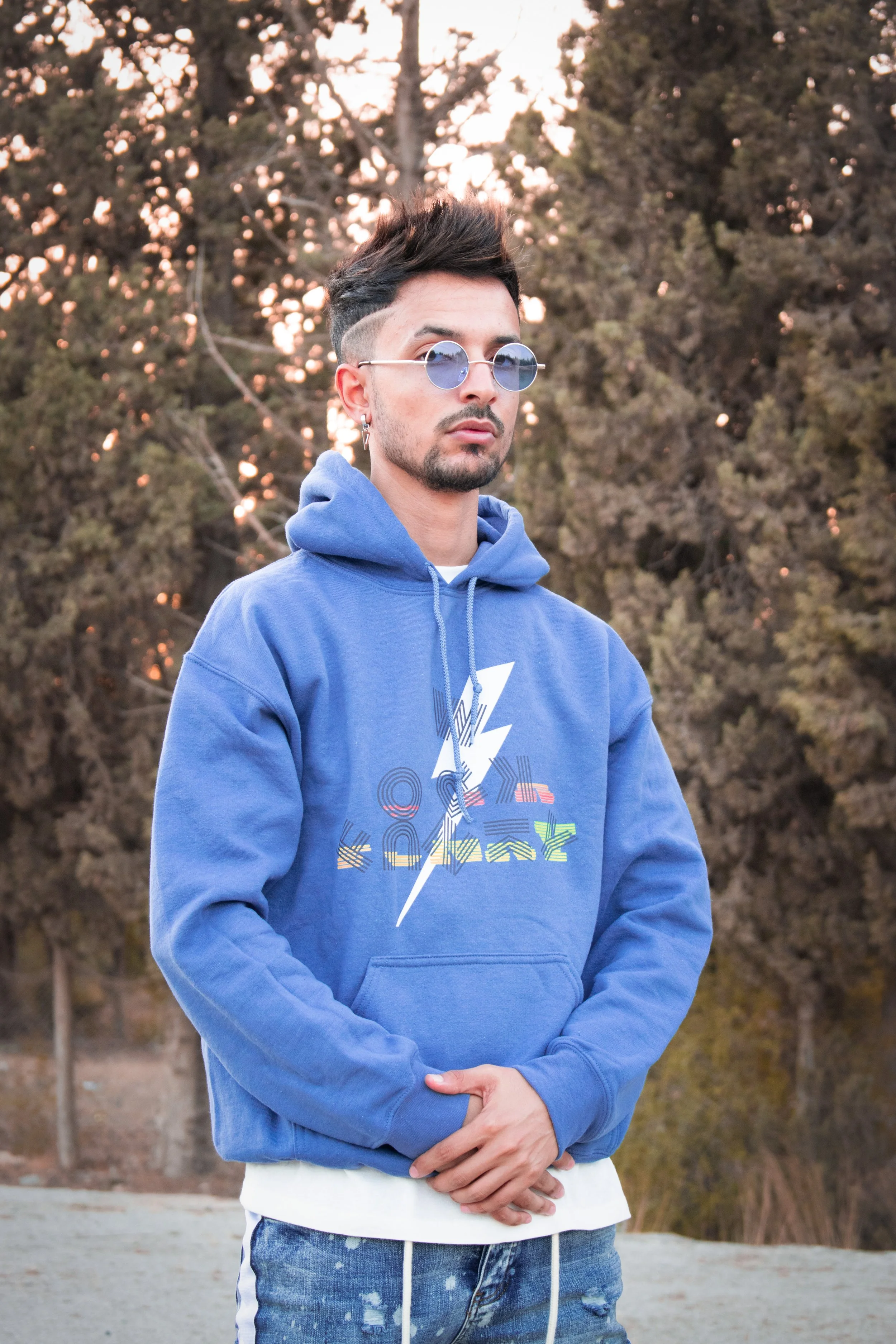 Saif Regaig model v shades sunglasses round lennon crush 14.JPG