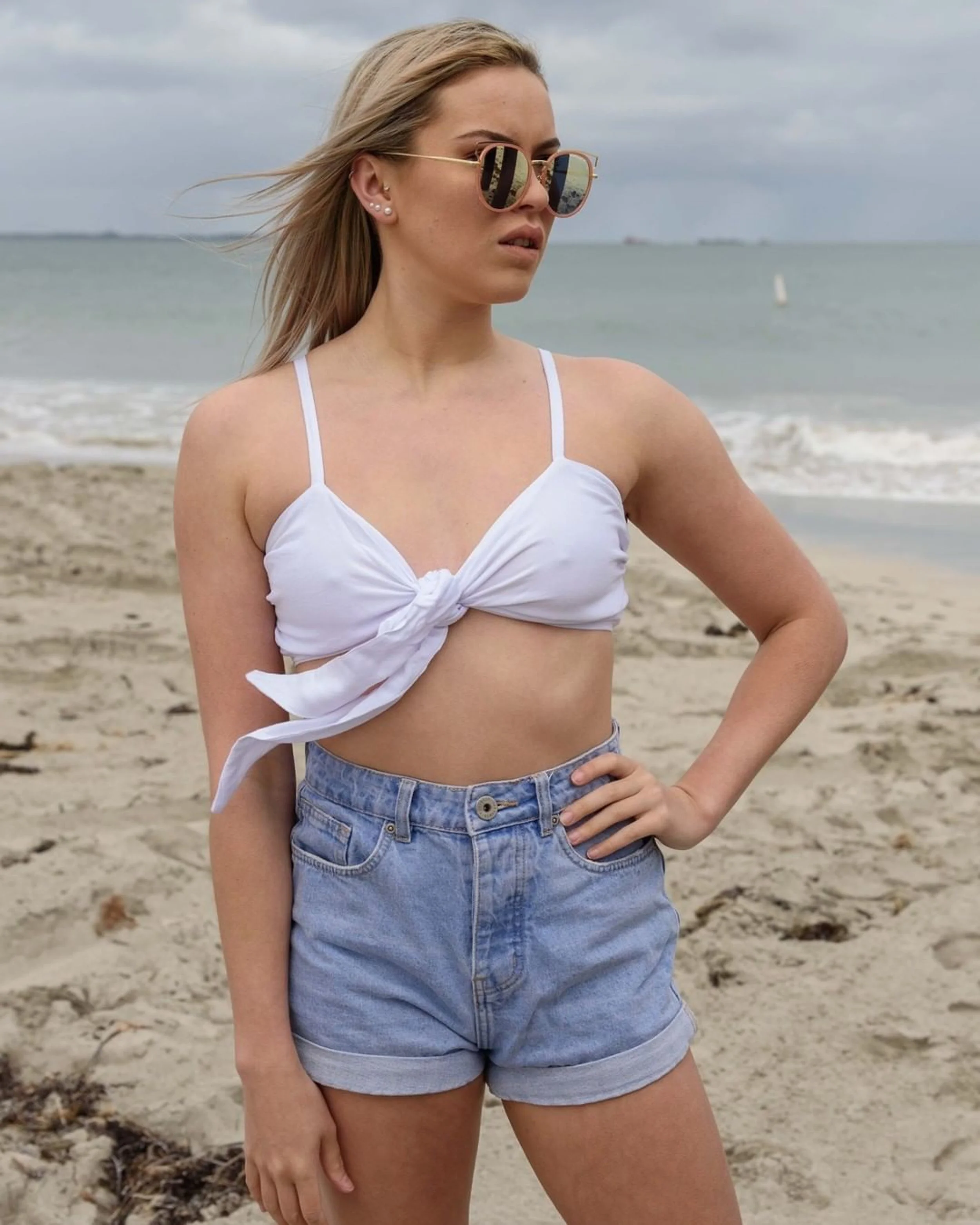 courtney seale v shades fashion model vibrant cat eye sunglasses.JPG