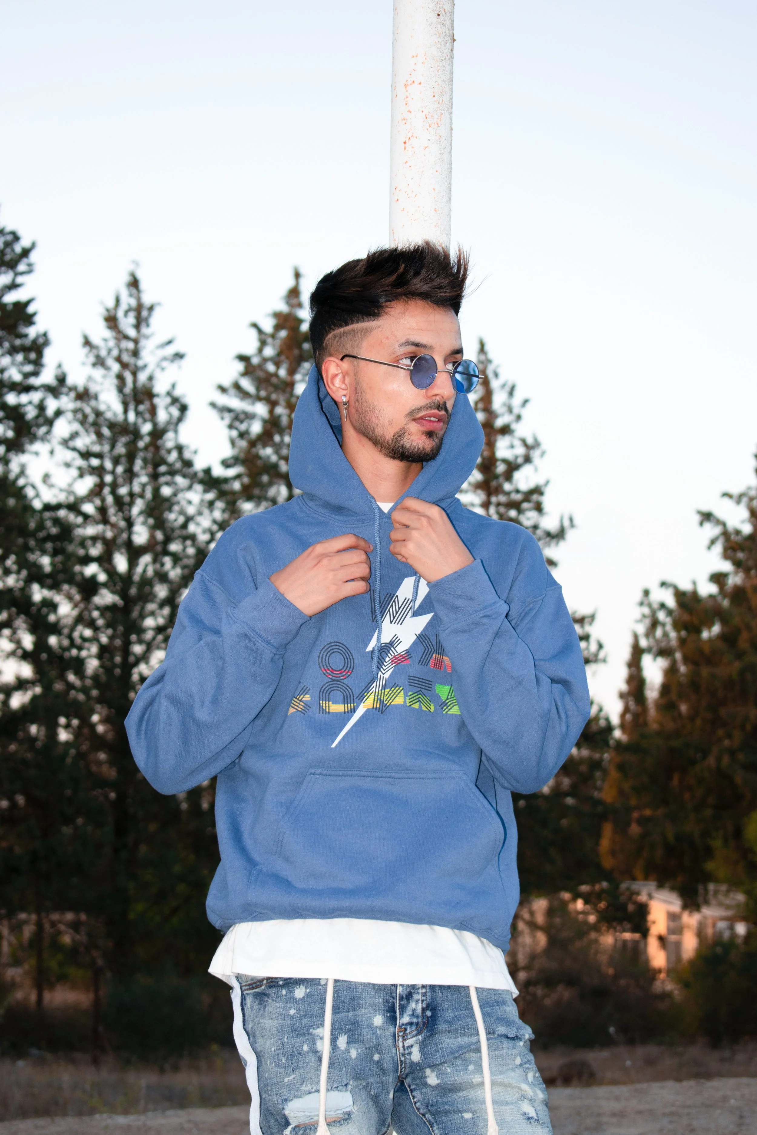 Saif Regaig model v shades sunglasses round lennon crush 16.JPG