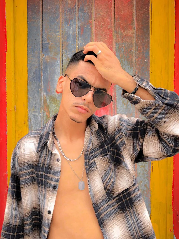 Mohamed Akhabar model v shades sunglasses pointe 1.JPG