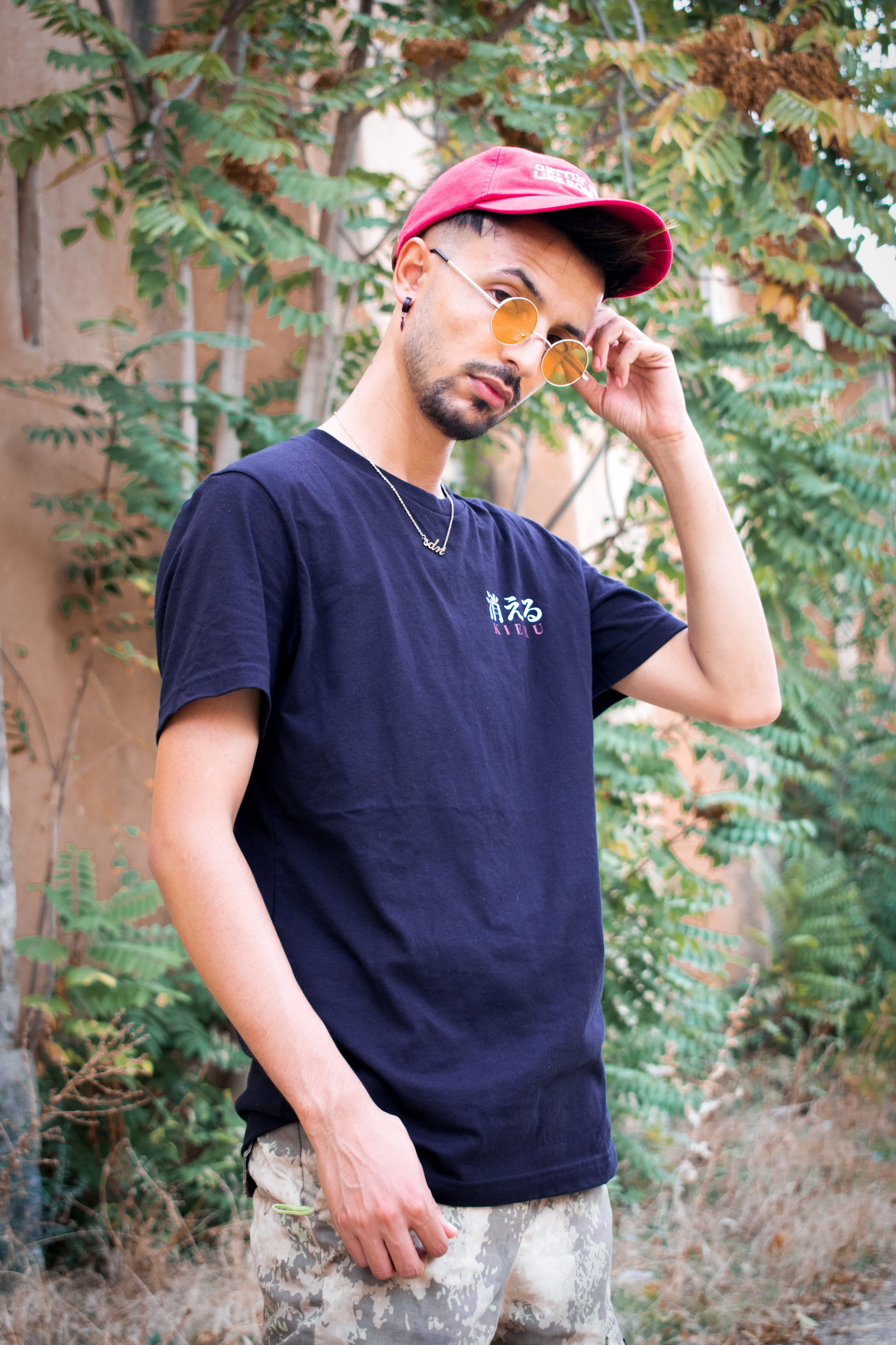 Saif Regaig model v shades sunglasses round lennon crush 3.JPG