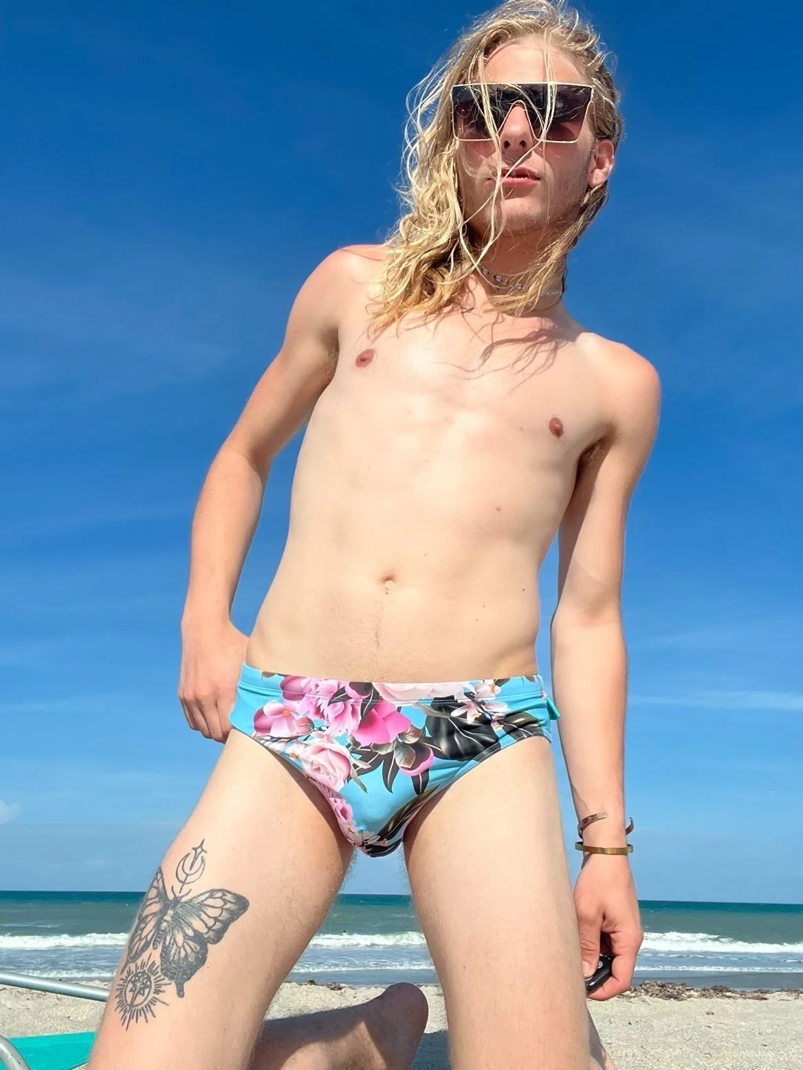 Cole Weston Fashion Model V Shades Sunglasses Track Fashion 11.JPG