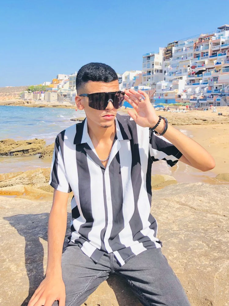 Mohamed Akhabar model v shades sunglasses big life.JPG