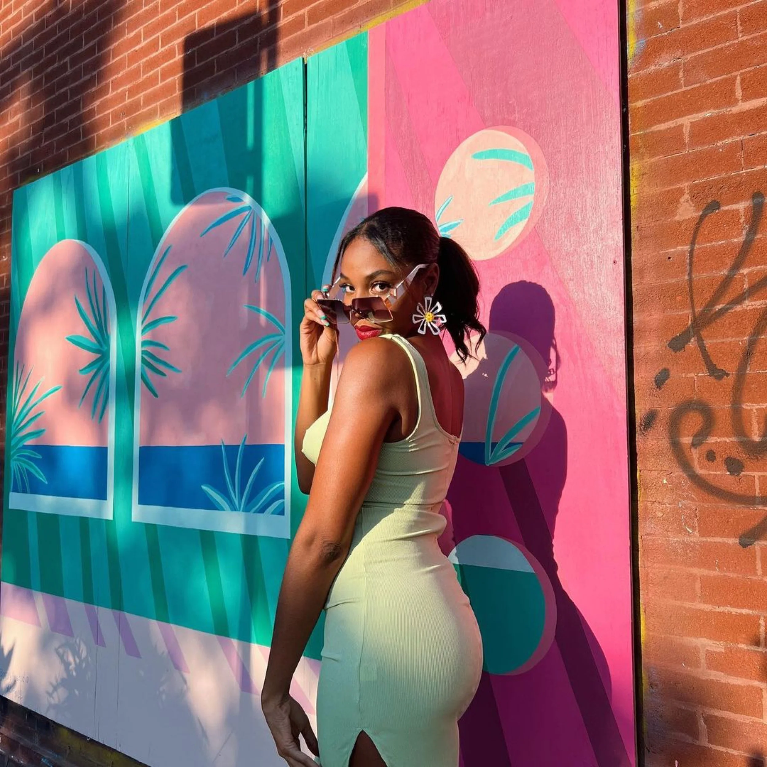 Monica Fitzpatrick Fashion Model V Shades Sunglasses V Fashion 2.JPG