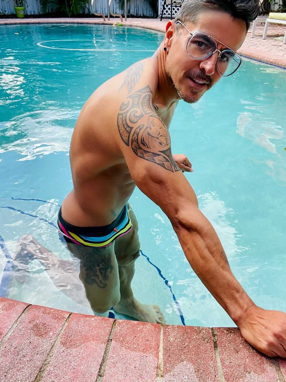 Mario wearing 'Atlantic'  aviator sunglasses by V SHADES