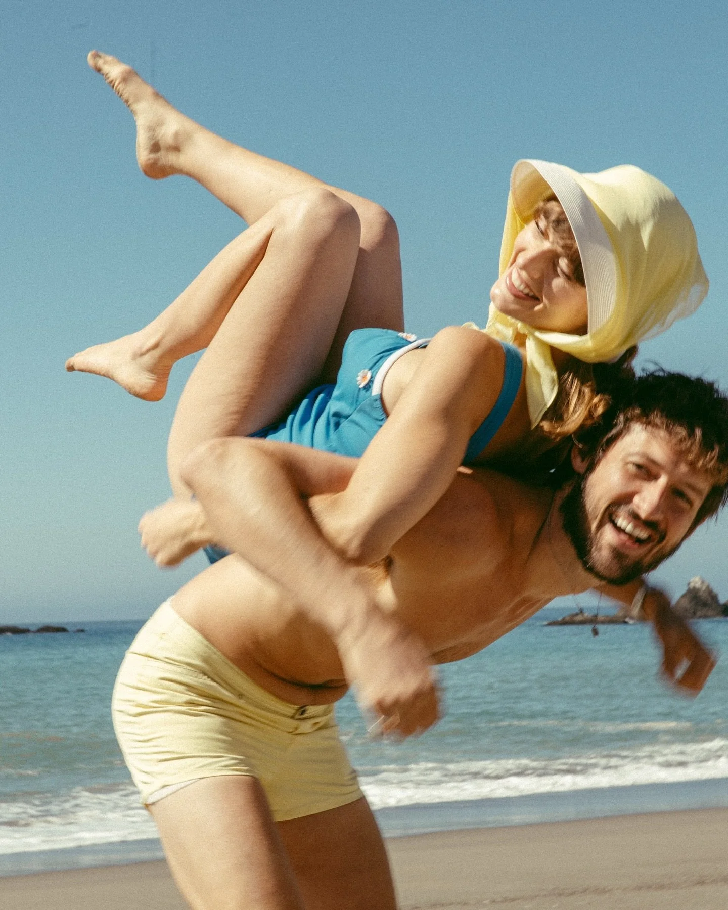 Reminiscent of that 1950s kind of love🍒
_
models: @thelaceyclaire @camkobo
styling &amp; retreat: @the.cinematicexperience
@peytonhayez @karalaynebeckerphotography 

#campcinematic #storytelling #cinema #cinematic #lucky777fish #authenticlovemag #di