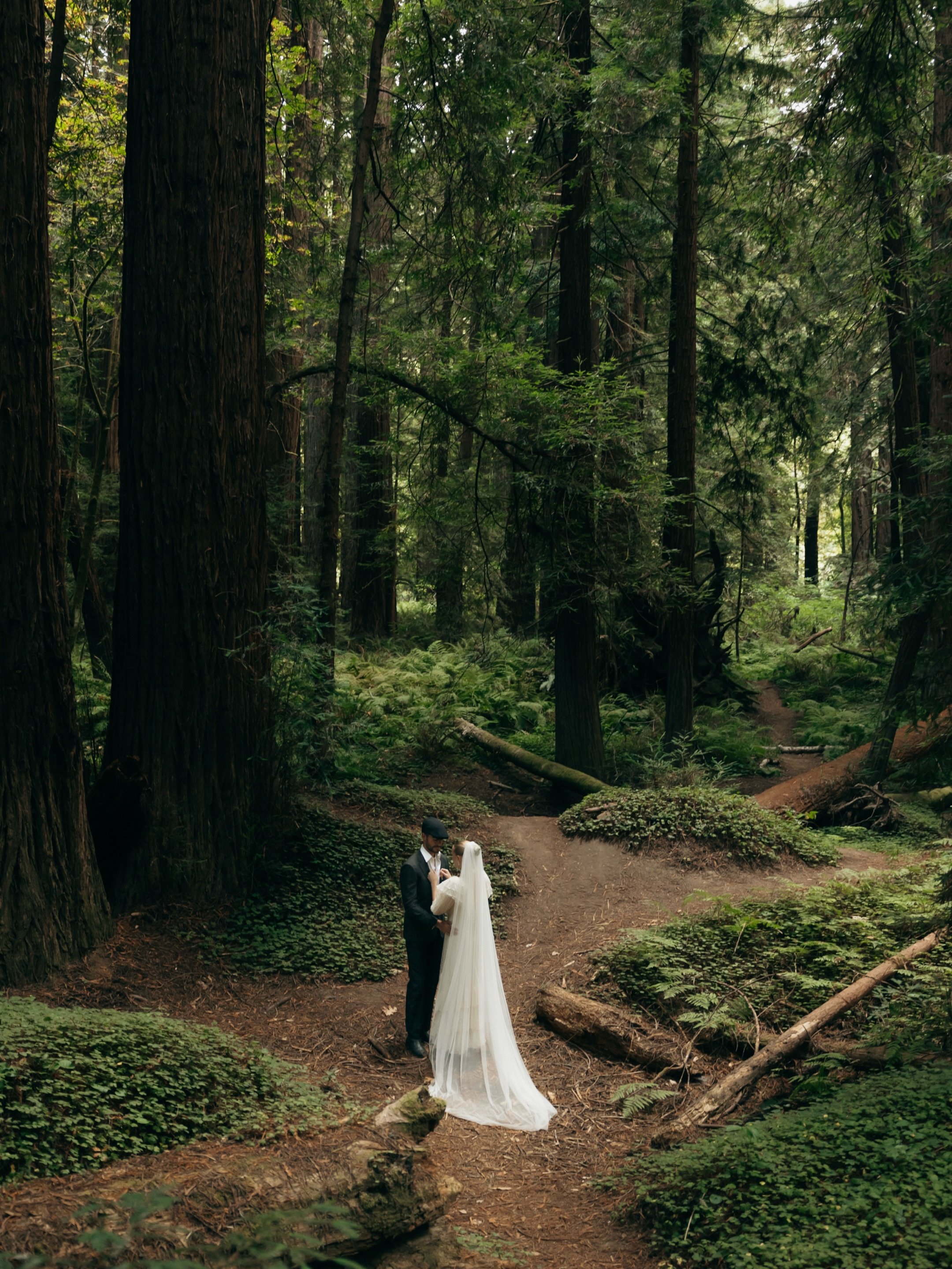 the trees kept their vows, too

couple - @juanmarcelandrhylan
styling / retreat - @the.cinematicexperience @karalaynebeckerphotography @peytonhayez