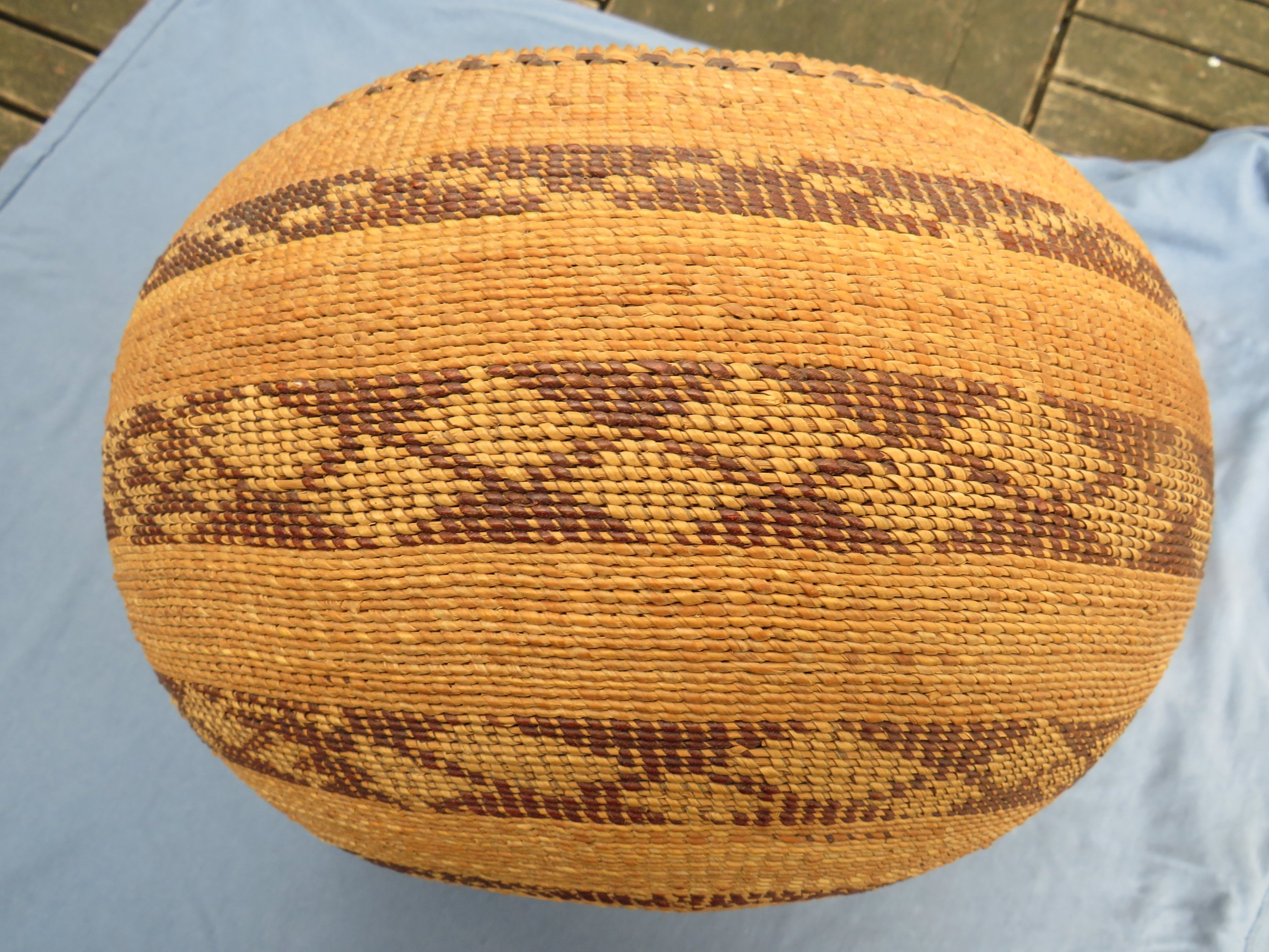 Pomo "Bamtush" basket