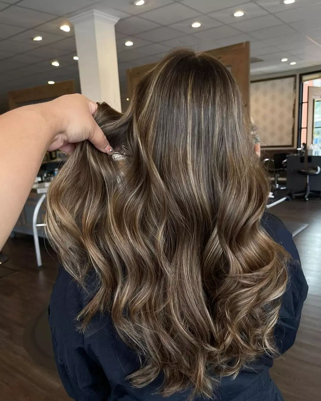 Oh so soft brunette balayage by @shortcakes_beauty😍