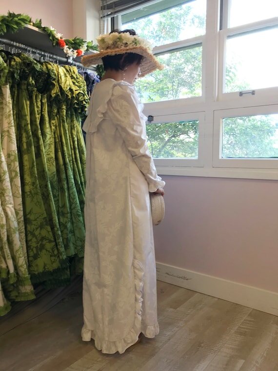 knee length dresses for ladies White Beach Wedding Dress with White Hawaiian Print main image 1