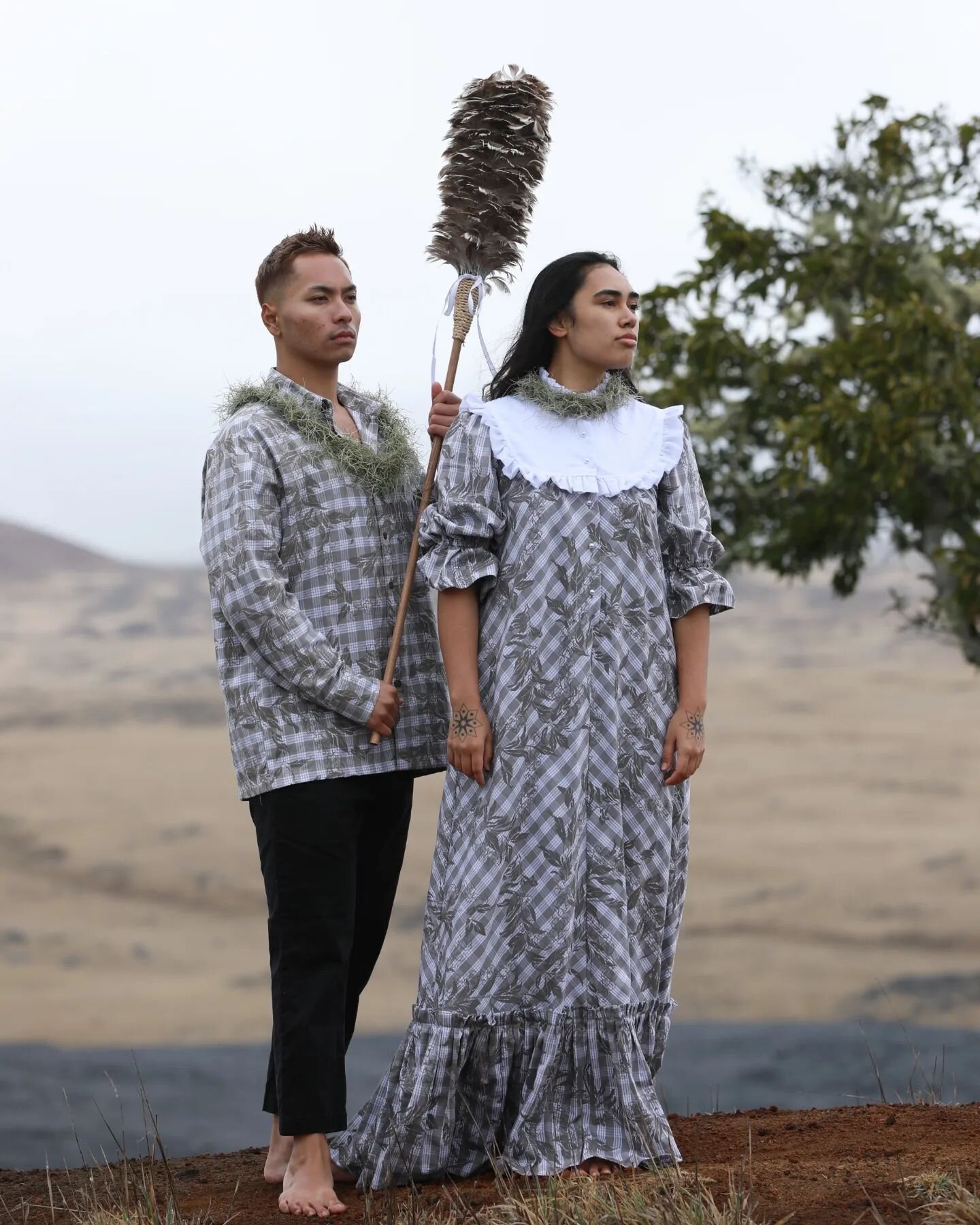 Traditional Collection.

Not many people know, but we also sew matching outfits.
 Enjoy traditional Hawaiian Paraka style from everyday life to special events.

photo:@hoomanaoco
Models:@lahapa.k @torytaboniar

★Mu&rsquo;umu&rsquo;u
Grey Palaka with 