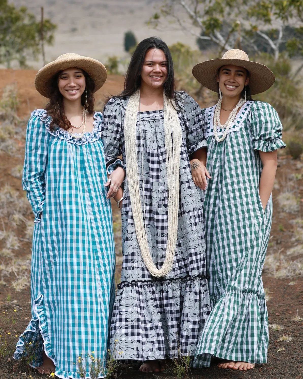 Hawaiian Muumuu Vintage Palaka Style Dress.

These design is great for a lei day festival, wedding, family reunion, and many other events where you want to display your appreciation for Hawaiian culture. You are sure to feel like a true representatio