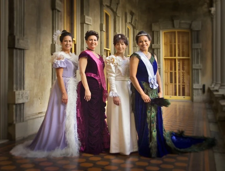 history of Hawaiian dress queens fashion