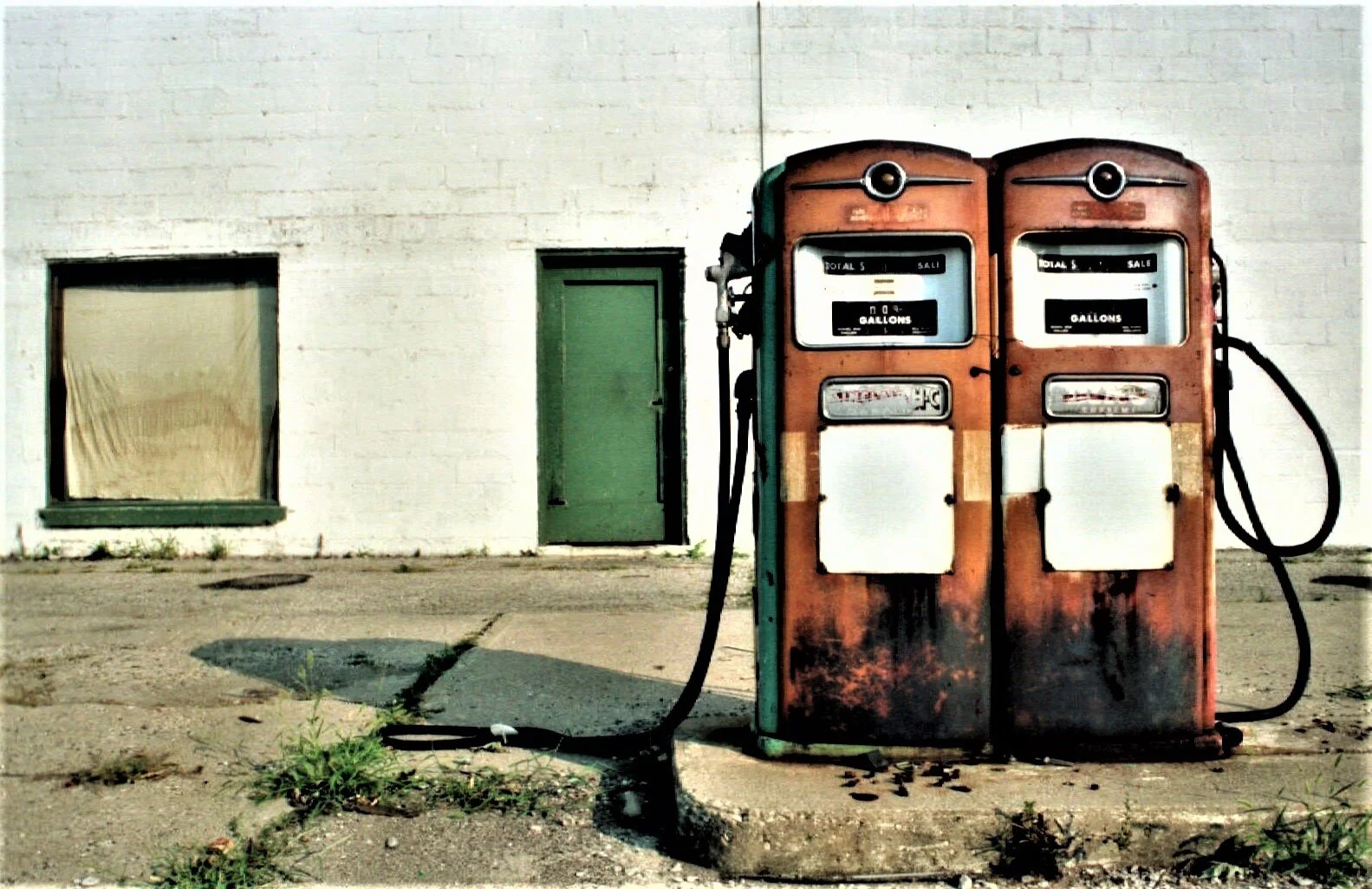 Cleveland Gas Station Closed