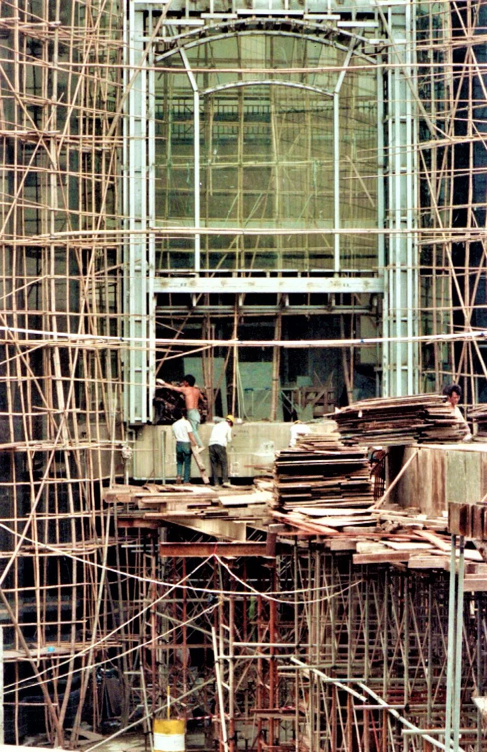 Building a Bamboo Scaffolding, Beijing 1995