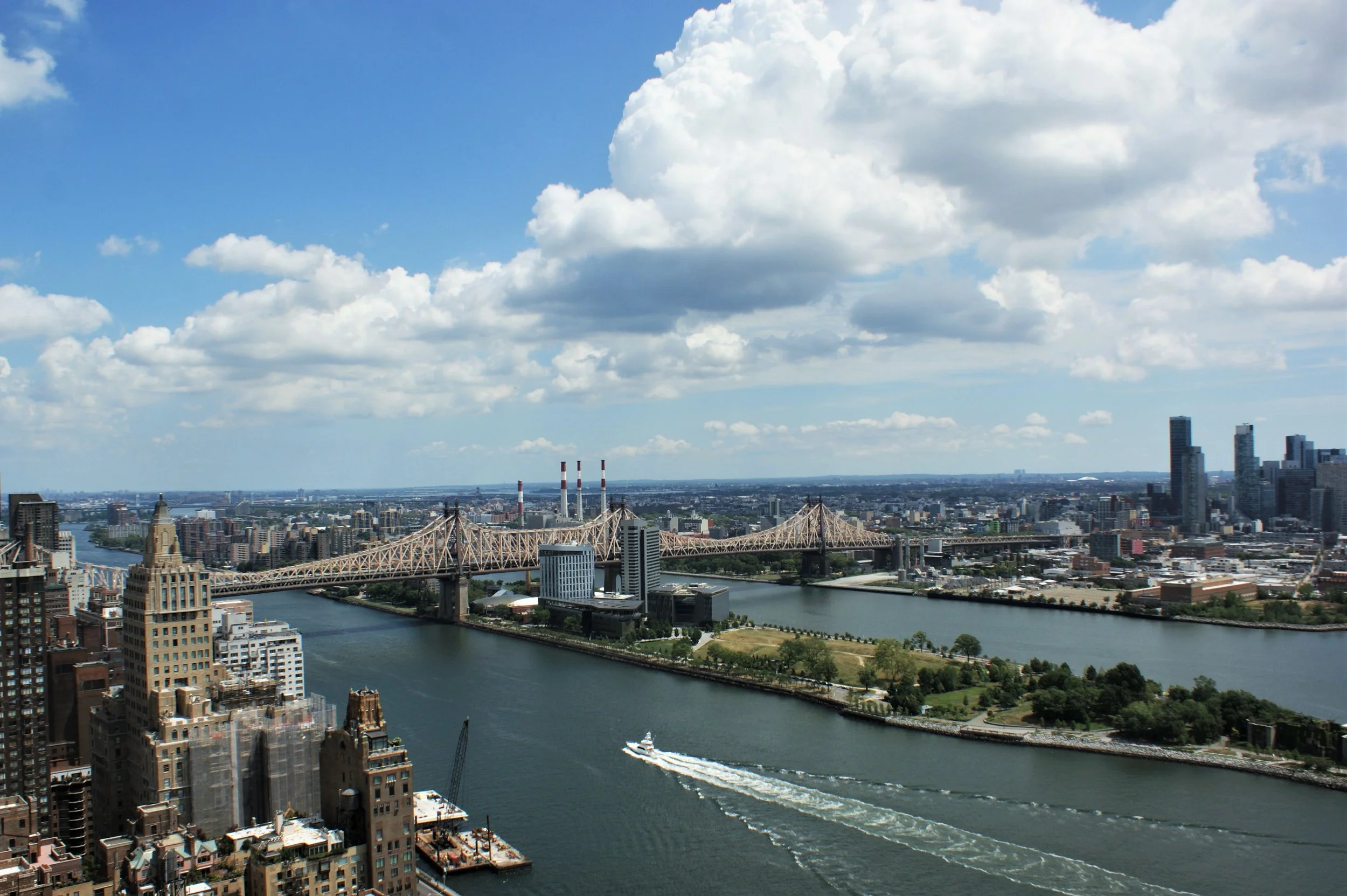 Motoring down Hudson River