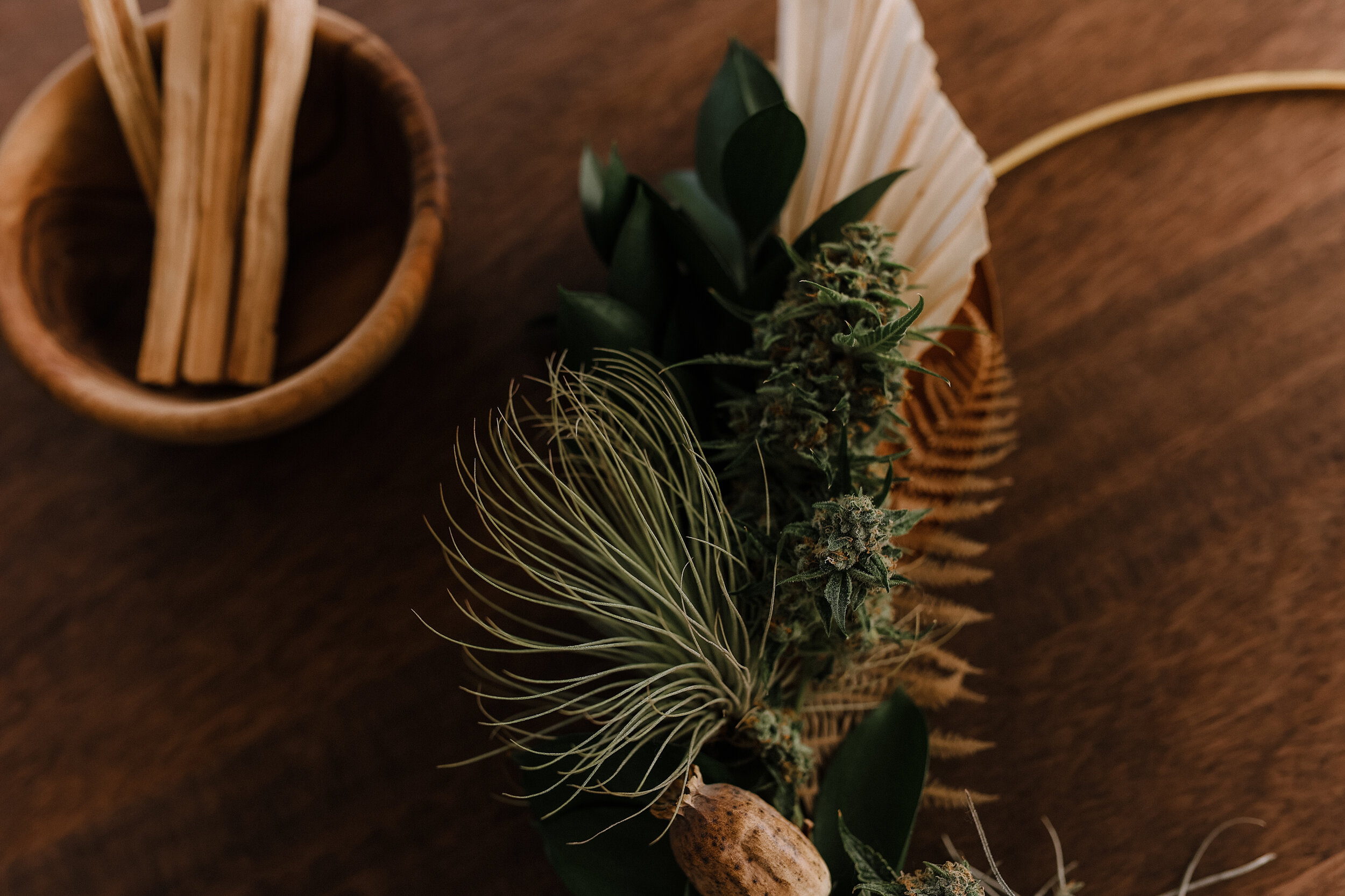 THC_FLOR_SKY_WREATH W BOWL.jpg