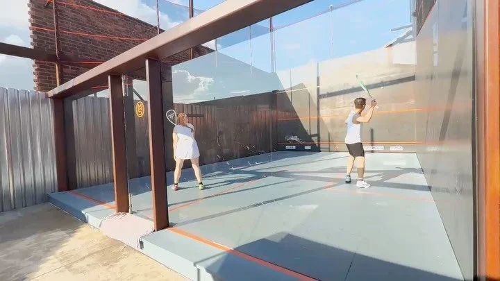@courthopkins and @larryau 
play their NYC Summer Squash Open match on the steel court in Maspeth. 

Thanks for coming out to play in Queens, NYC!

#squash #outdoorsquash

Photos by @jj.jaramillo2507