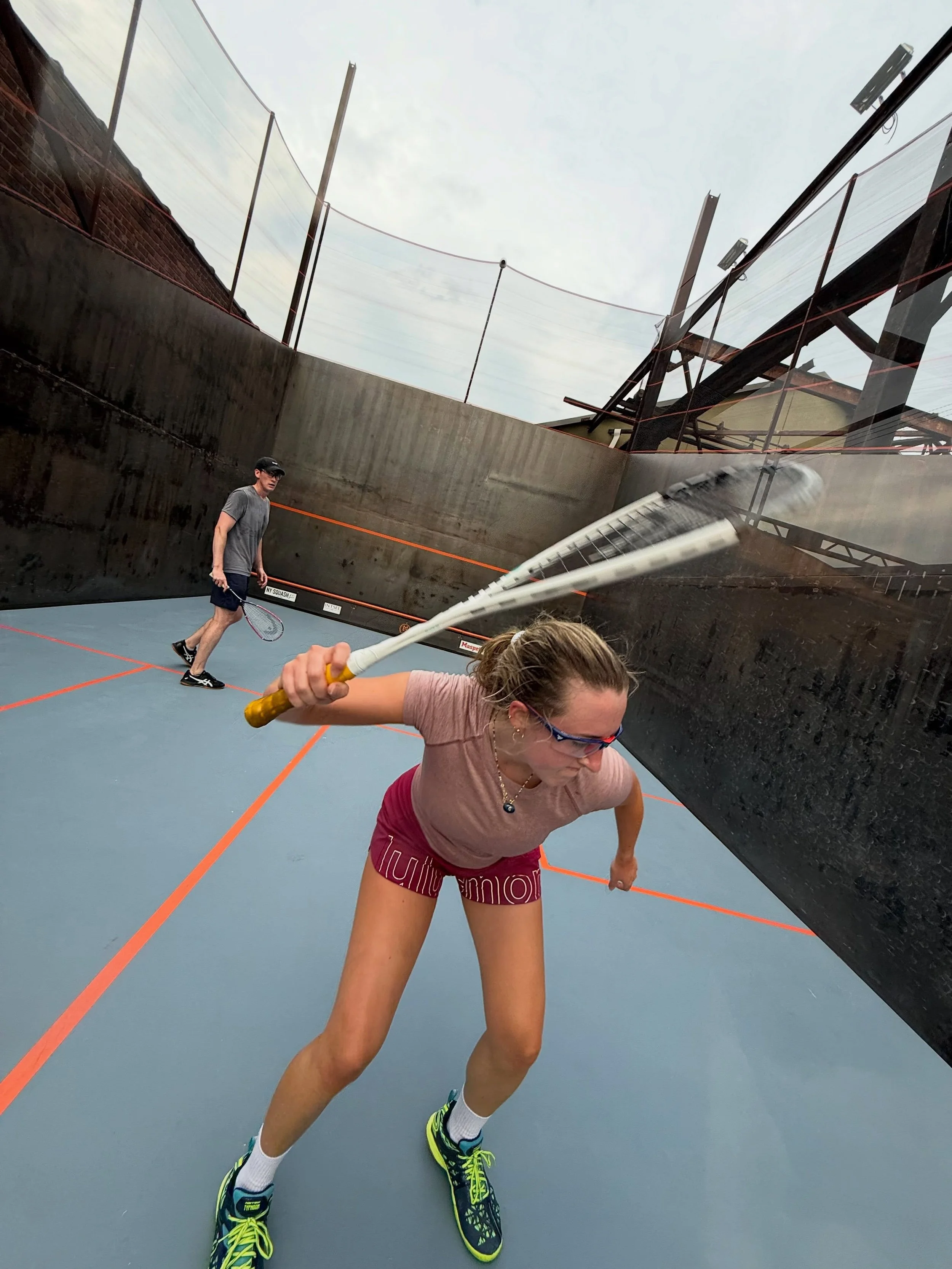 Alex and Julia play their NYC Summer Open match #squash #itsinqueens