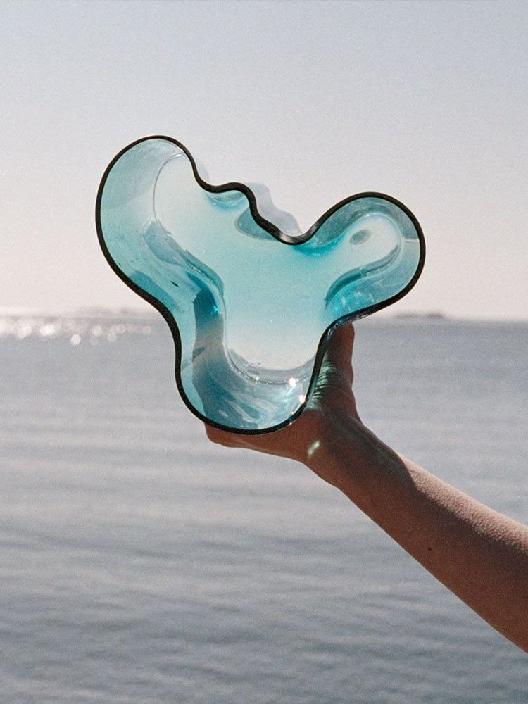 Alvar-Aalto-Tulip_sea-Blue-Vase-1.jpg
