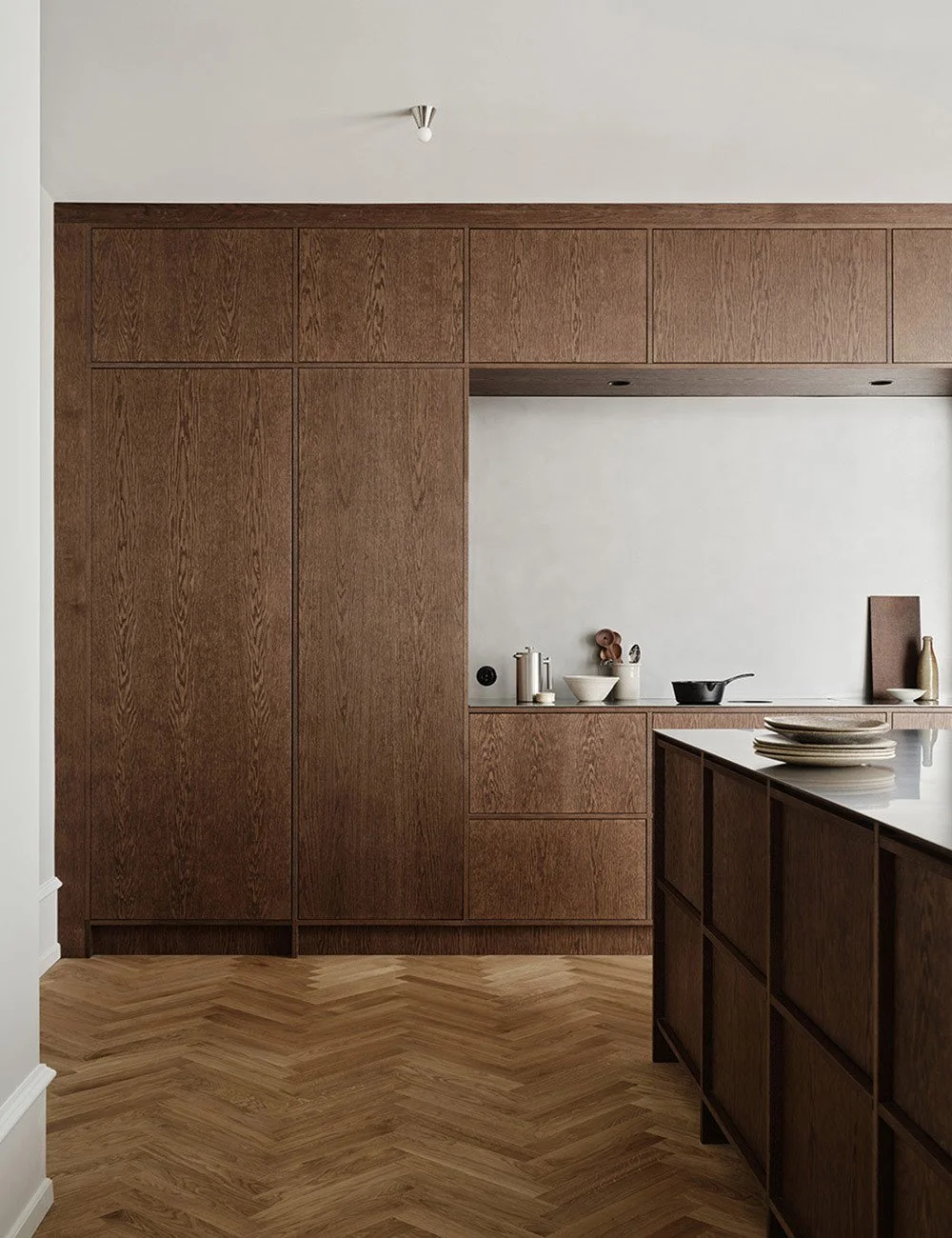 Dansk designkjøkken i mørk eik — Nordiska Kök