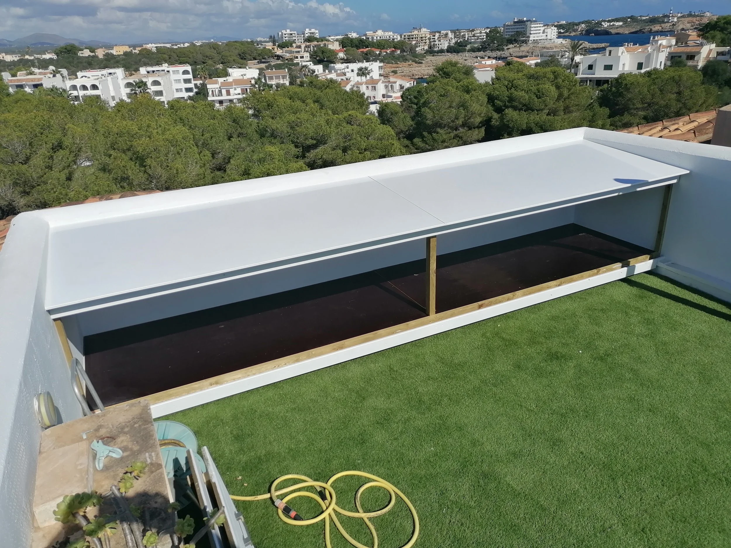 Storage Terrace Riser Carpenter Mallorca | From Floors to Treehouses