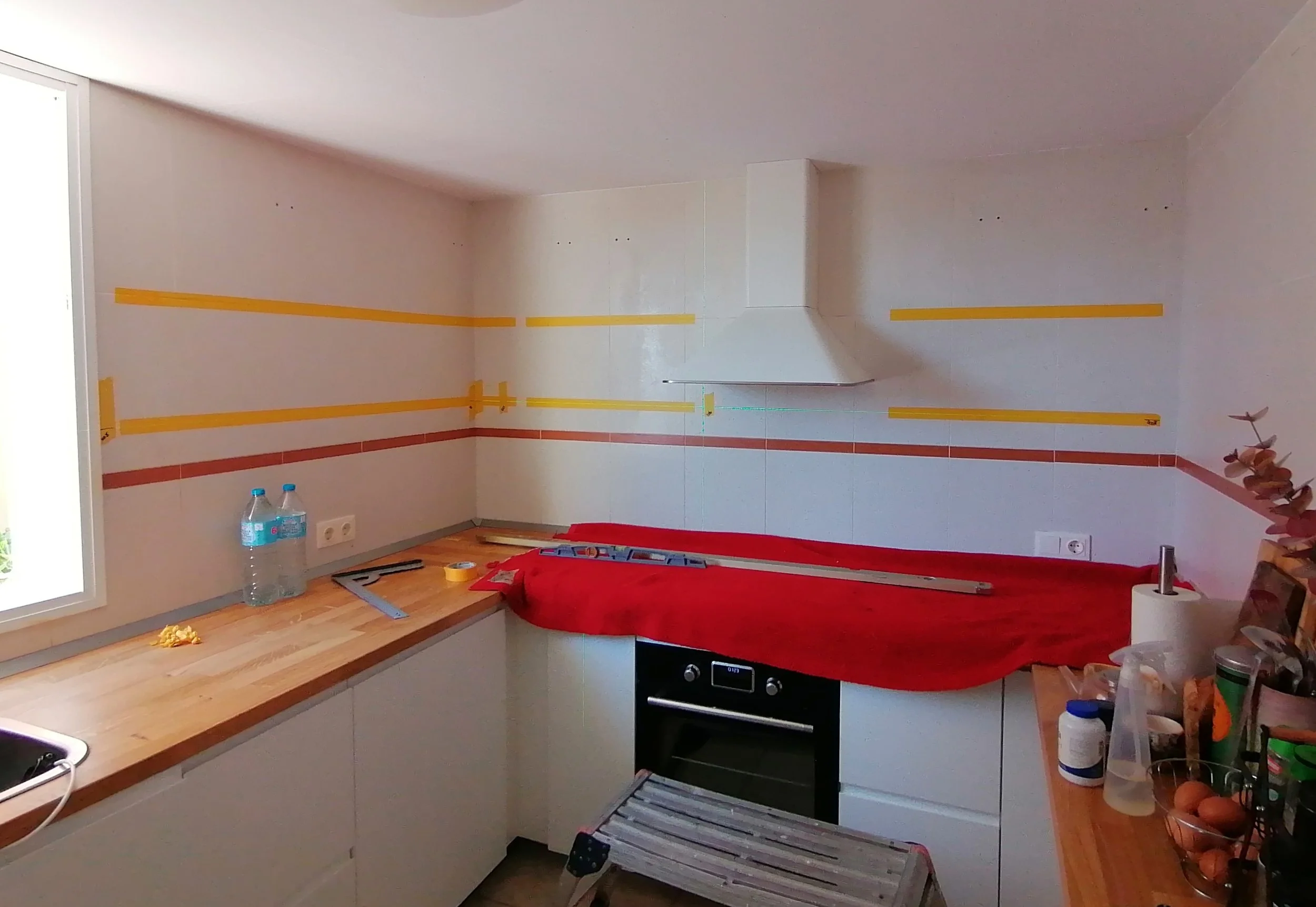 Floating wooden shelves – Porto Cristo – Hugo Will Fix It
