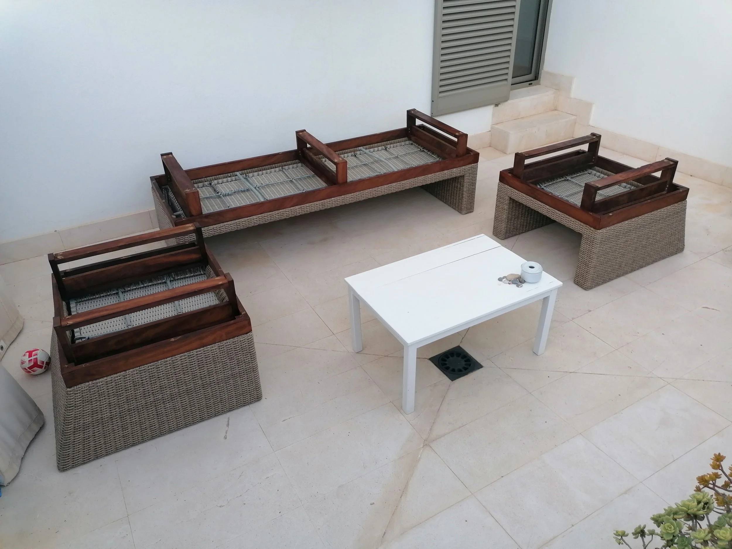 Lounge Chair Restoration - Son Serra de Marina – Hugo Will Fix It