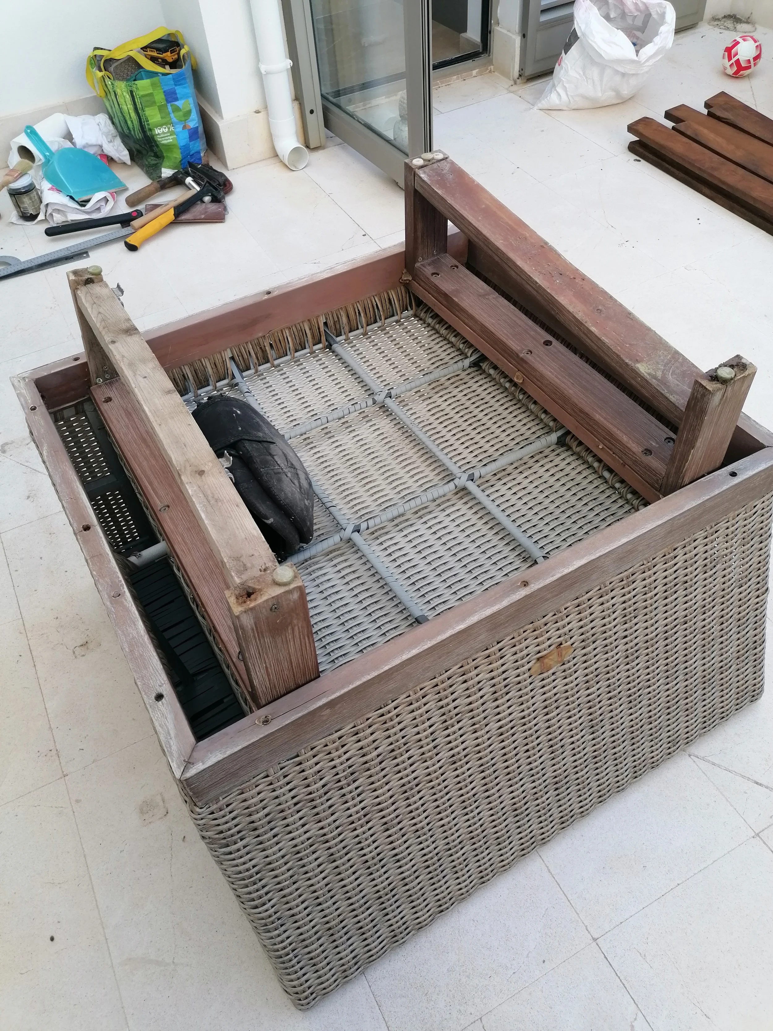 Lounge Chair Restoration - Son Serra de Marina – Hugo Will Fix It