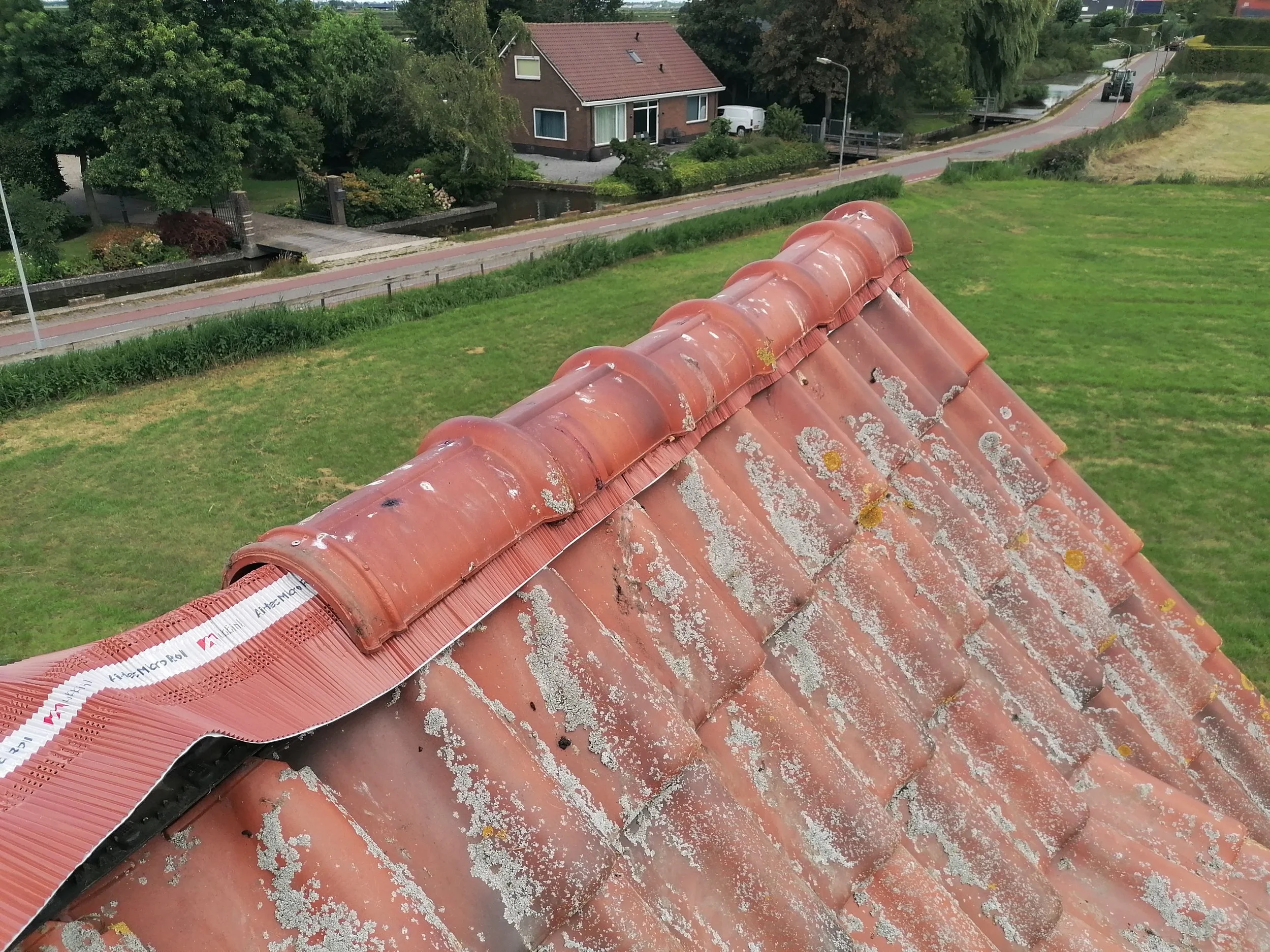 Roof and Facade Renovation – Oostzaan (Netherlands) – Hugo Will Fix It