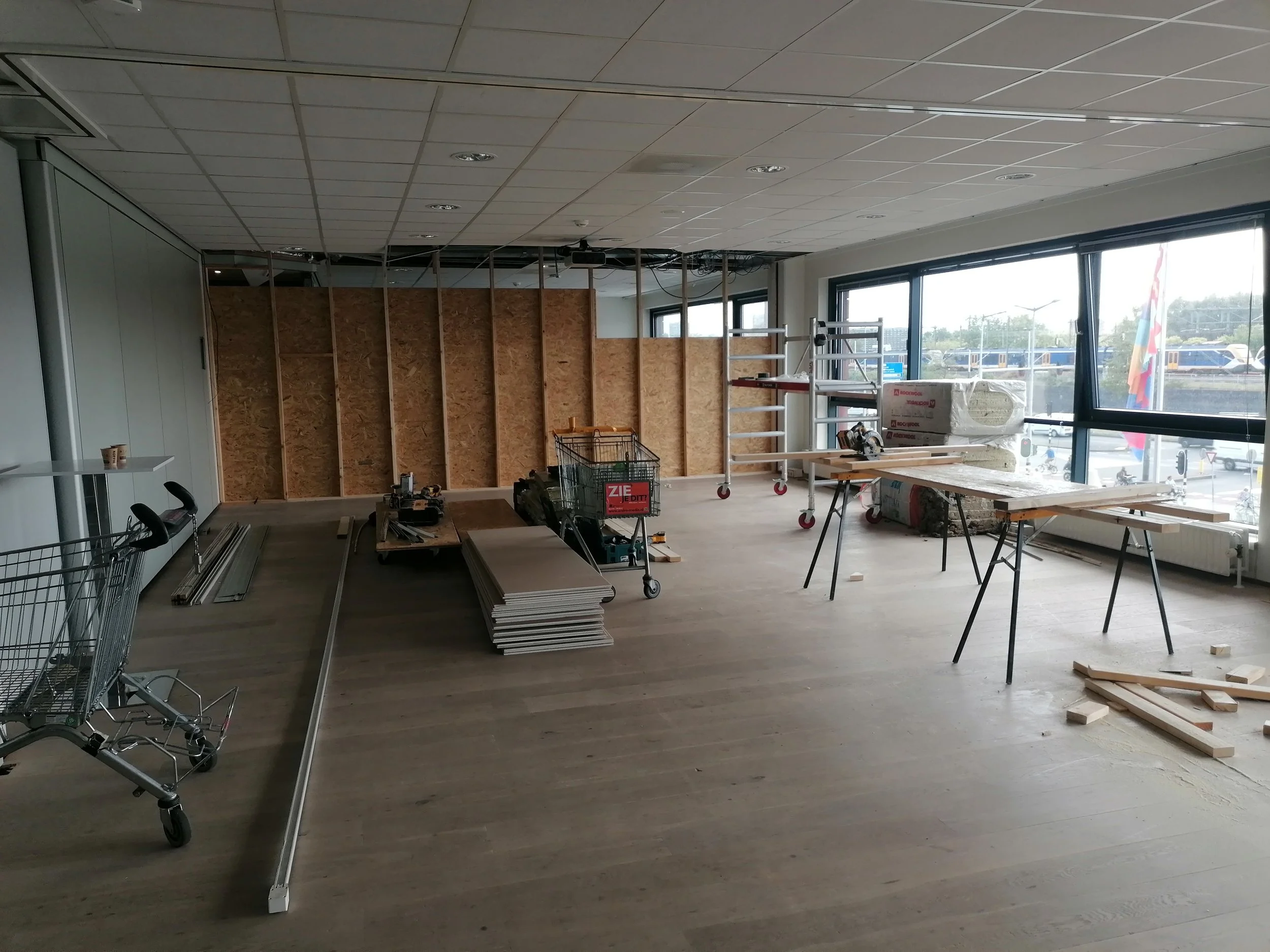 Wall Renovation – Passenger Terminal Amsterdam – Hugo Will Fix It