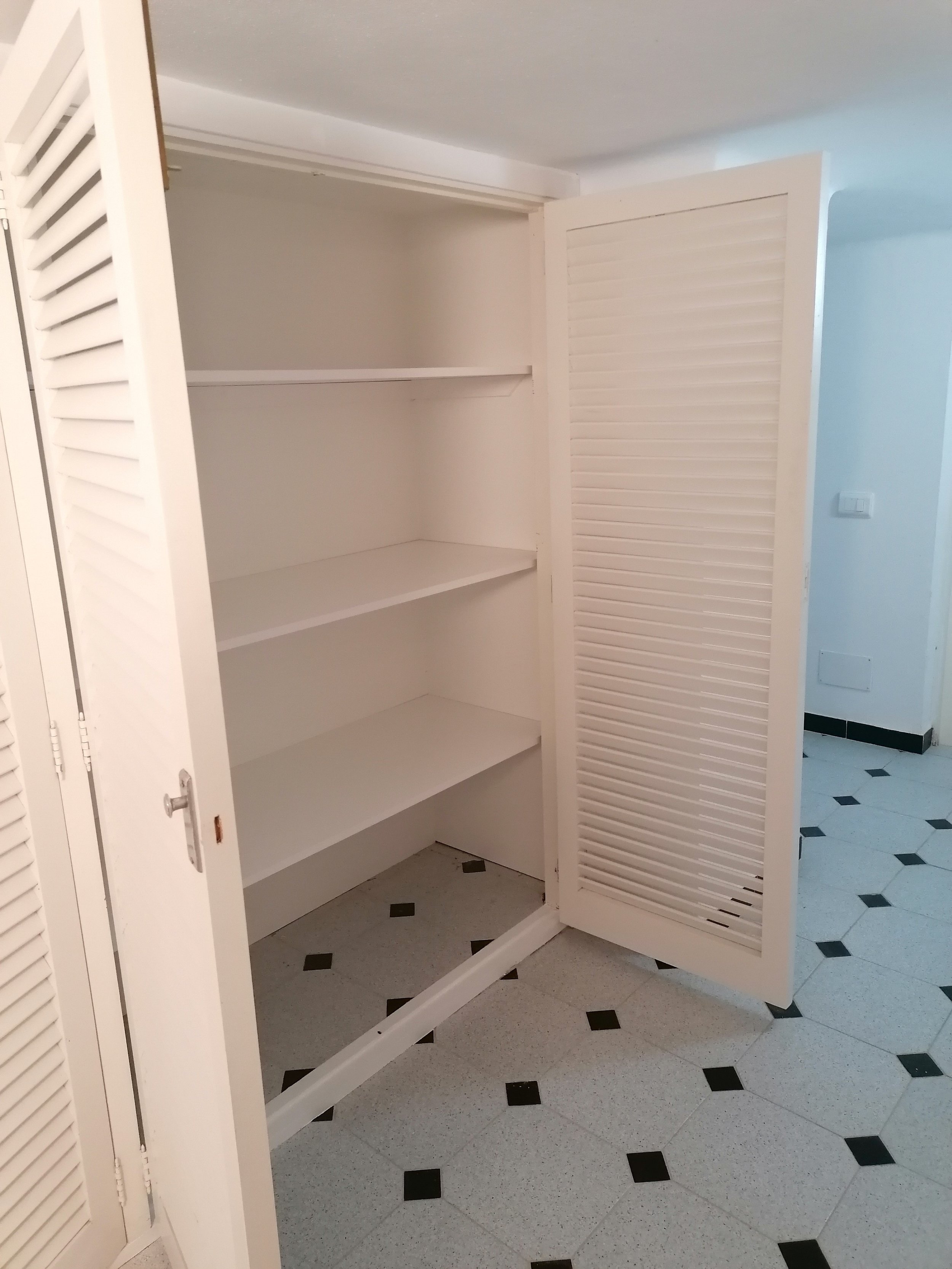 Cabinet Restoration – Calonge – Hugo Will Fix It