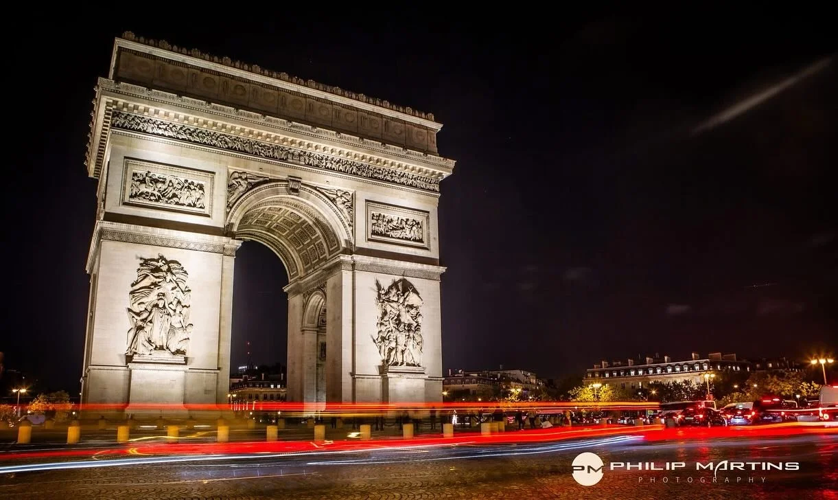 New Image Drop 🇫🇷 
~~
Paris (Release 4) 💙🤍❤️
&bull;
&bull;
#photographer #photography #streetscene #colourphotography #travelpics #blackandwhite #travel #travelphotography #travelphotographer #momentsintime #streetphotographer #streetphotography 