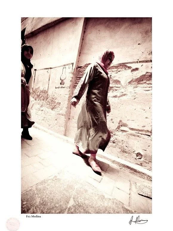 THROWBACK: Fez, #Morocco 🇲🇦 
~~
2012
&bull;
&bull;
#photographer #photography #streetscene #colourphotography #travelpics #blackandwhite #travel #travelphotography #travelphotographer #momentsintime #streetphotographer #streetphotography #streetpho