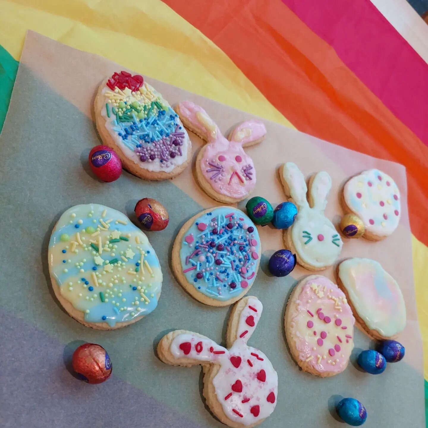 We decorated some cookies!! Thanks to our facilitator Lydia for making the cookies and icing!! It was really fun (and tasty!). Happy Easter to anyone who celebrates 🥚🐰