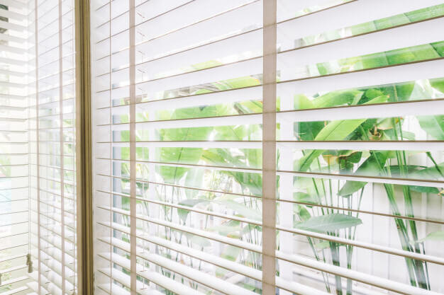 blinds-window_74190-3706.jpg