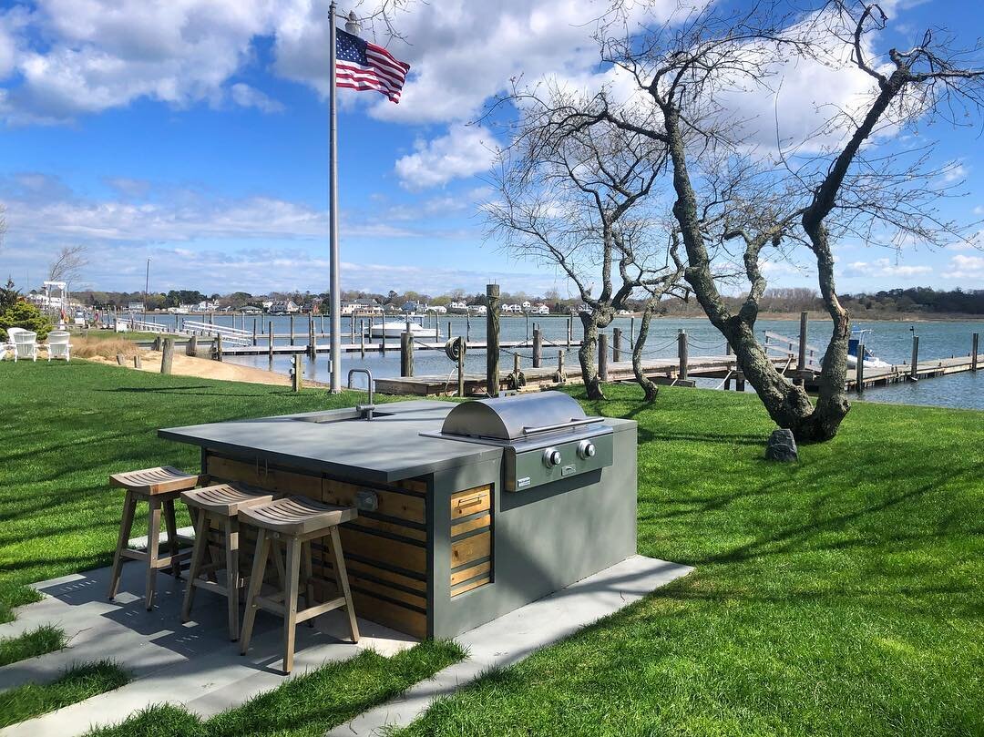 Spring in Southampton. Time to fire 🔥 up the grills #landscapearchitecture #hamptons #spring #landscapedesign #outdoorkitchen