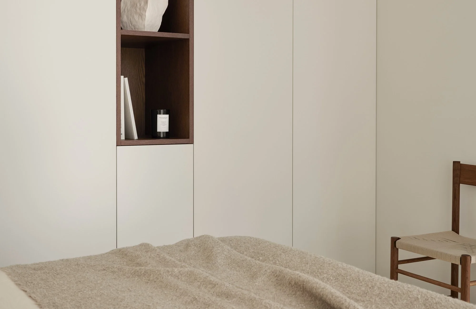 price-wardrobe-minimalist.jpg