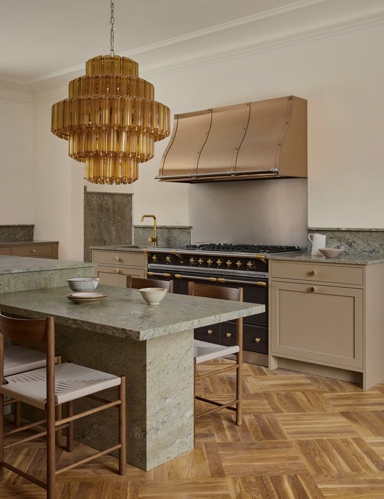 Classic heritage kitchen in beige — Nordiska Kök