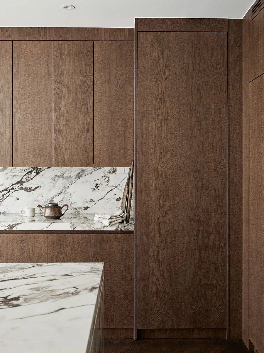 The elegant dark brown oak kitchen — Nordiska Kök