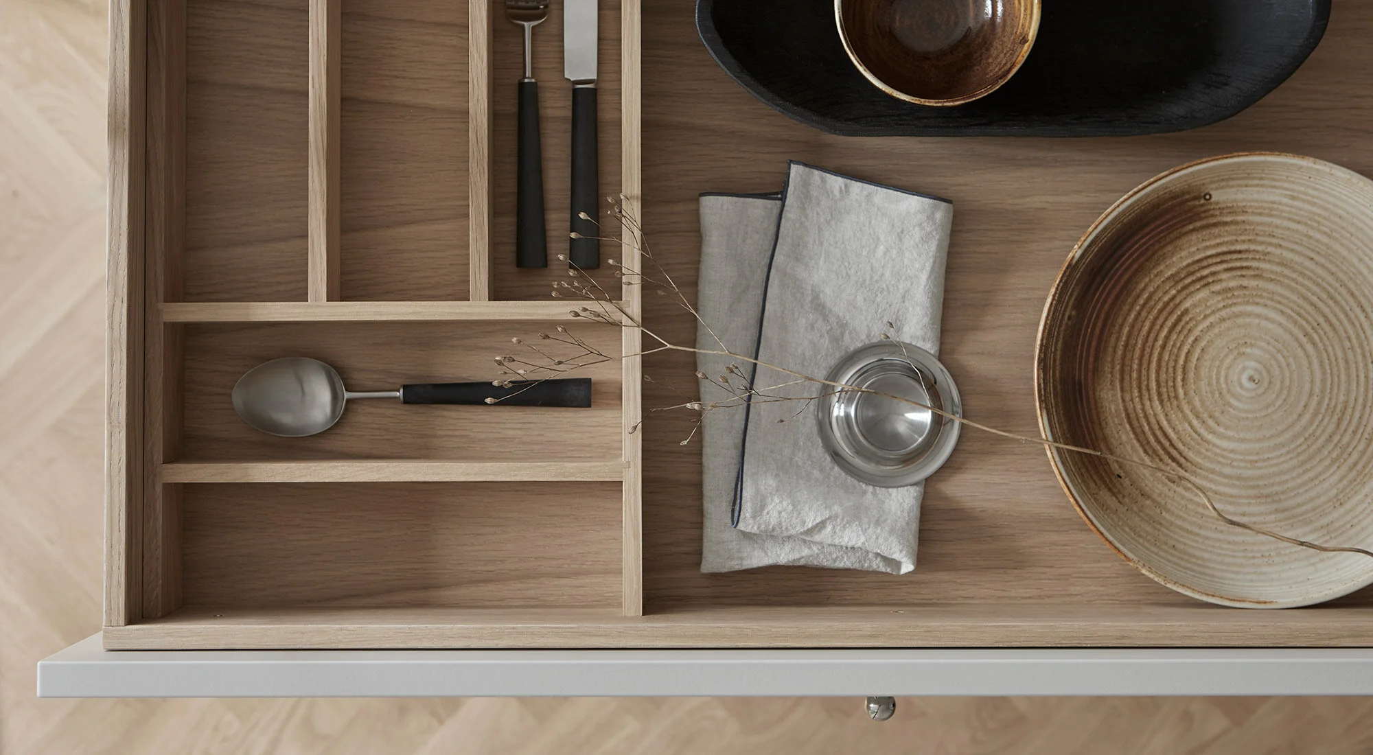 solid-oak-drawer-insert-2000px.jpg