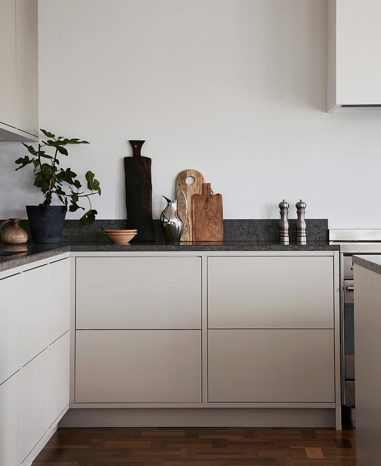 Nordic frame kitchen with limestone — Nordiska Kök