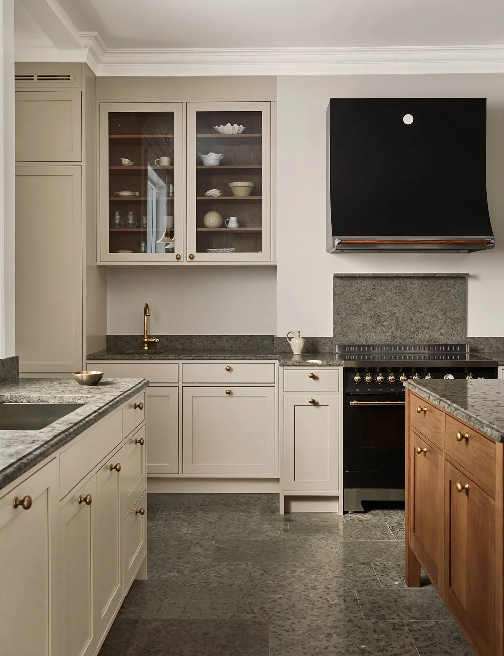 The Classic Shaker Kitchen with Rustic Elegance